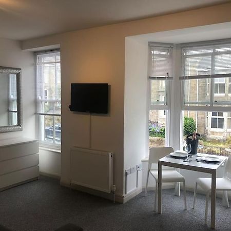 Newly Renovated Modern Studio Apartment Пензанс Екстериор снимка