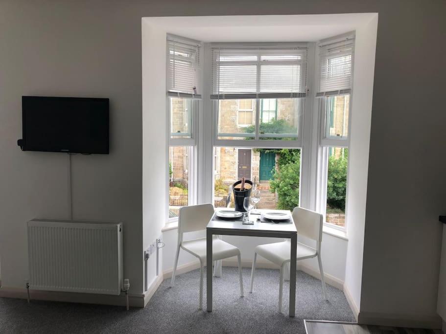 Newly Renovated Modern Studio Apartment Пензанс Екстериор снимка